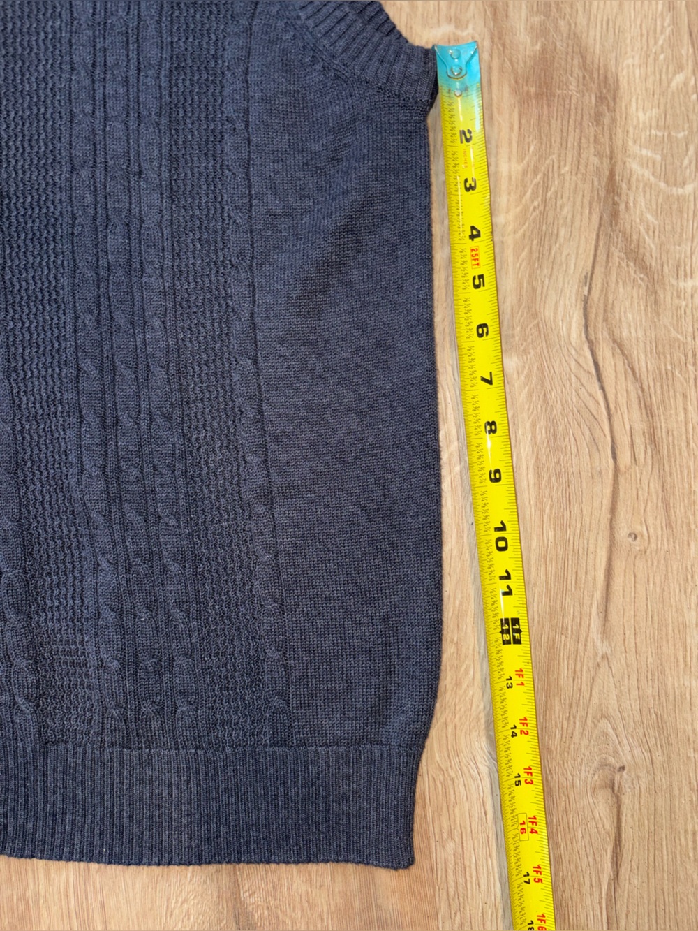 Oscar de la Renta Blur Gray Knit Sweater Vest - Picture 5 of 5